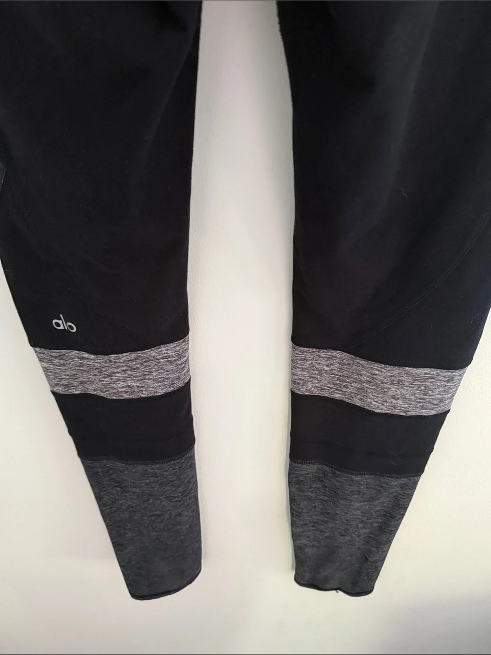 ALO Yoga Black Leggings with Gray Contrast Panels